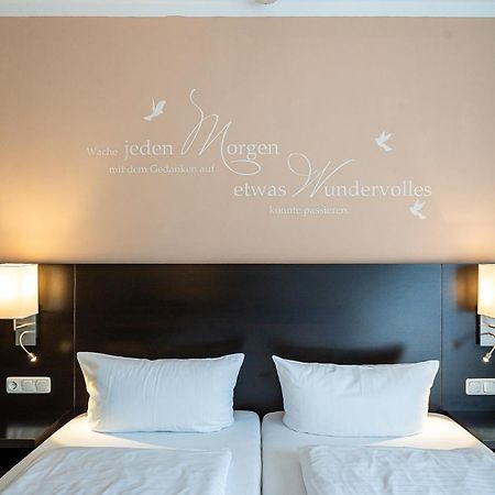 Hotel Sleepbeeone Wilhelmshaven Zewnętrze zdjęcie