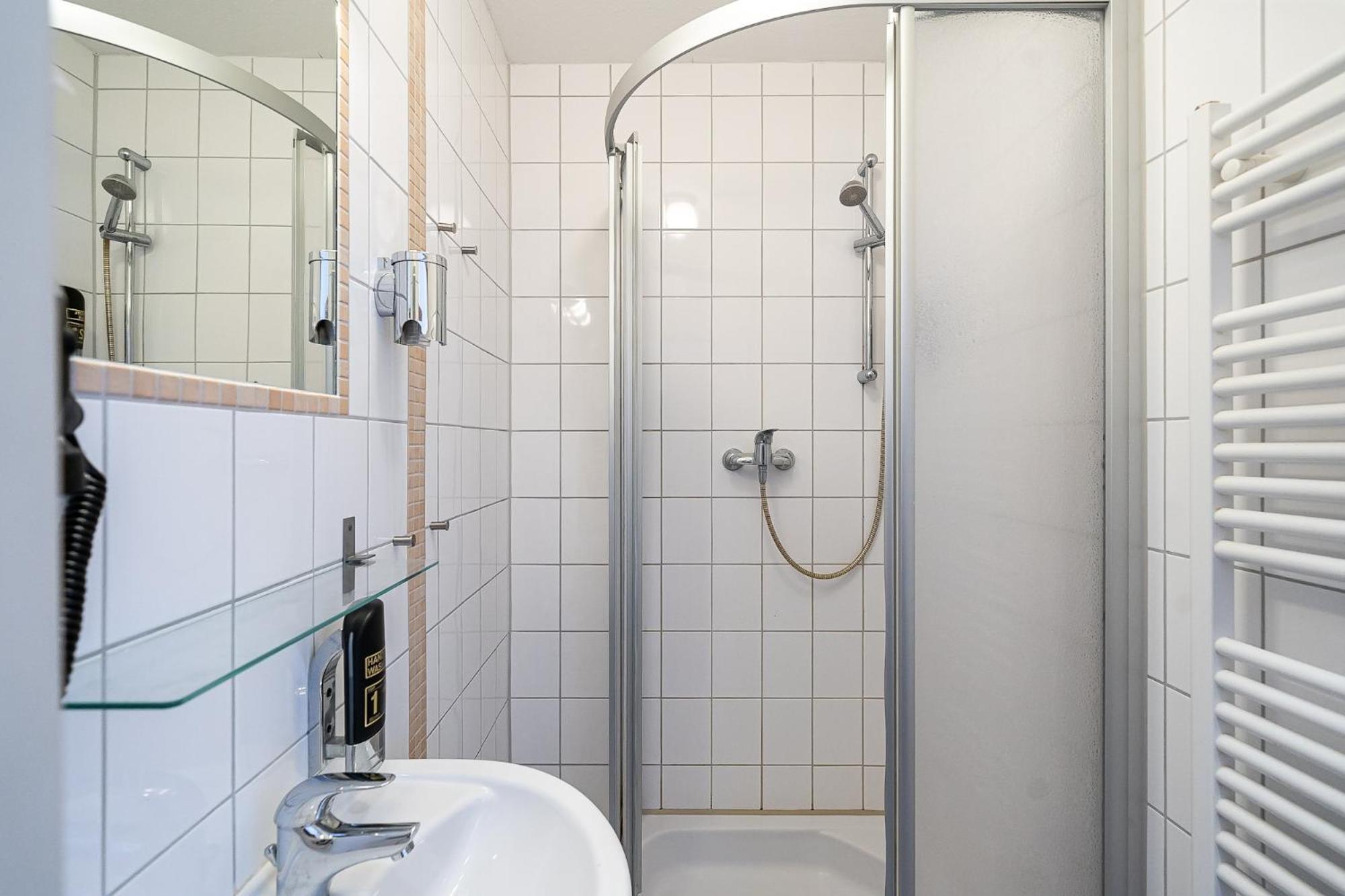 Hotel Sleepbeeone Wilhelmshaven Zewnętrze zdjęcie