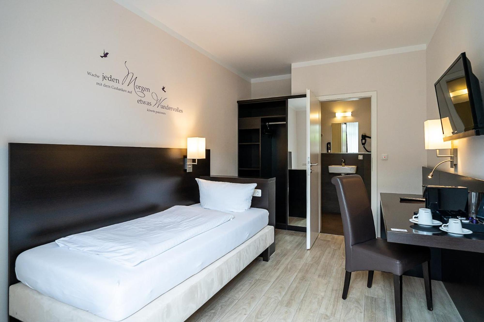 Hotel Sleepbeeone Wilhelmshaven Zewnętrze zdjęcie