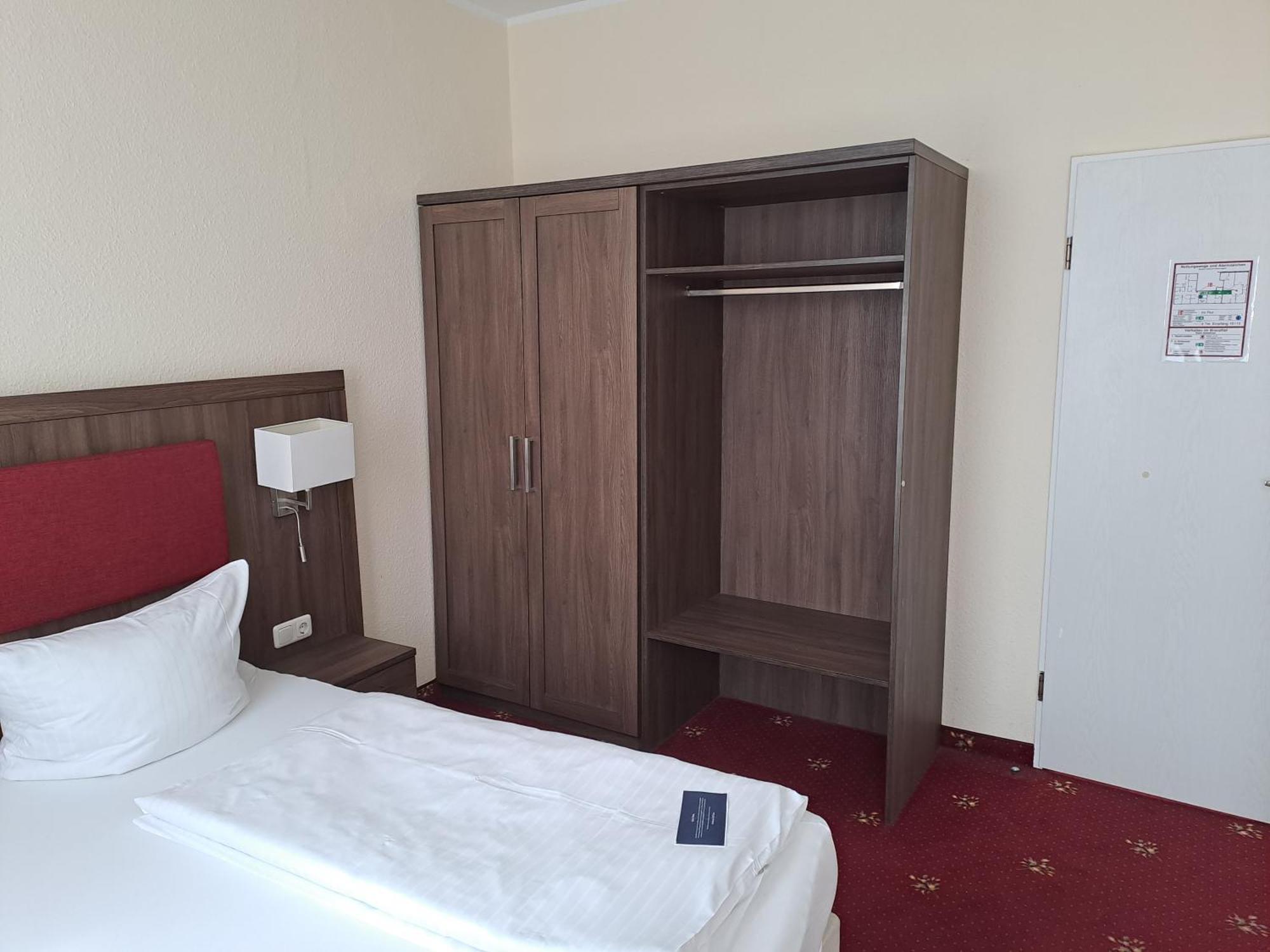 Hotel Sleepbeeone Wilhelmshaven Zewnętrze zdjęcie