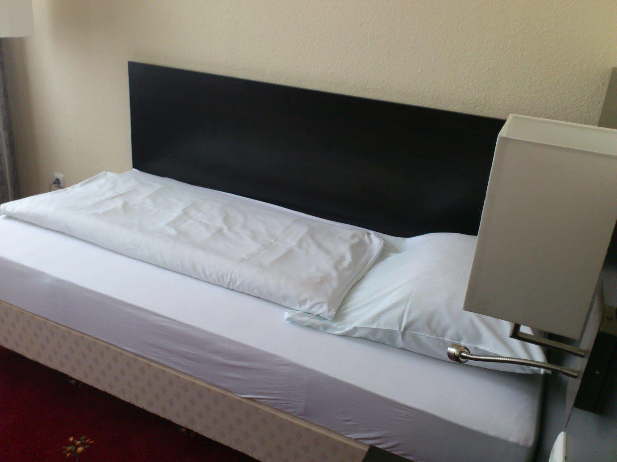 Hotel Sleepbeeone Wilhelmshaven Zewnętrze zdjęcie