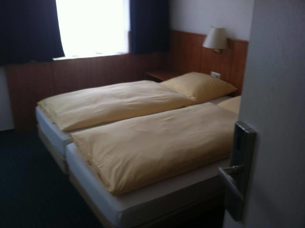 Hotel Sleepbeeone Wilhelmshaven Zewnętrze zdjęcie